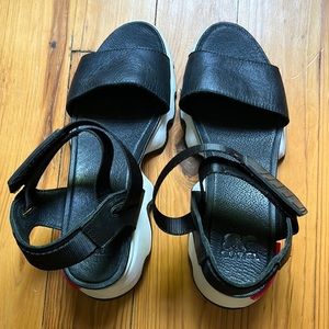 7.5 Sorel sandals